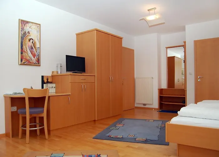 Zur Post Homestay Bad Blumau